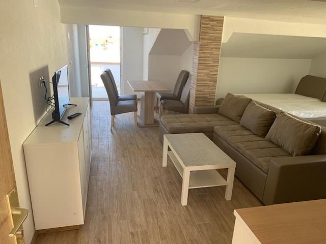 Apartmani Dobra Villa โวดีเซ ภายนอก รูปภาพ